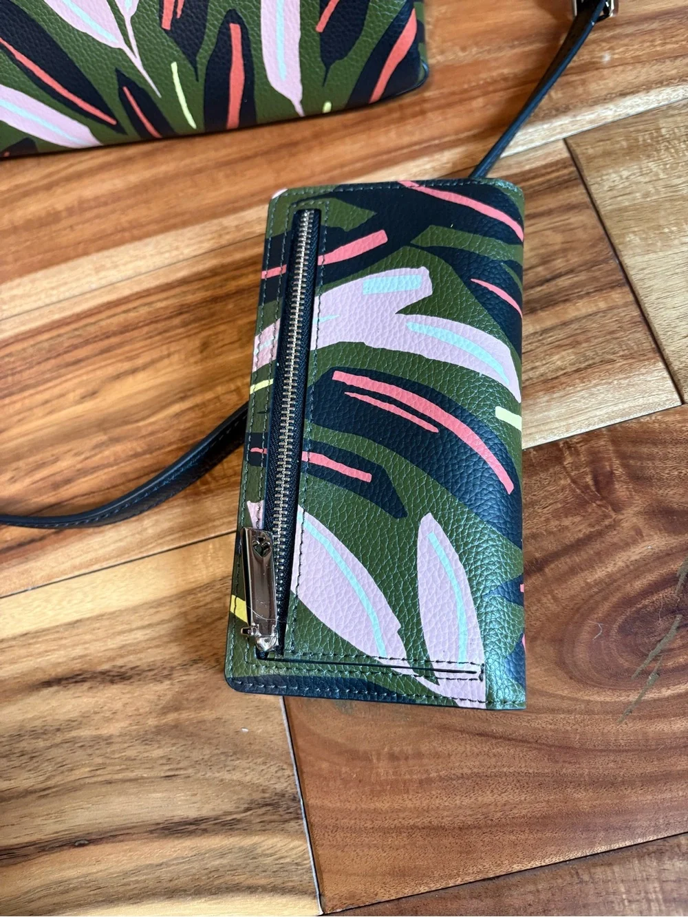 Black-Handled Floral Print Tote Bag